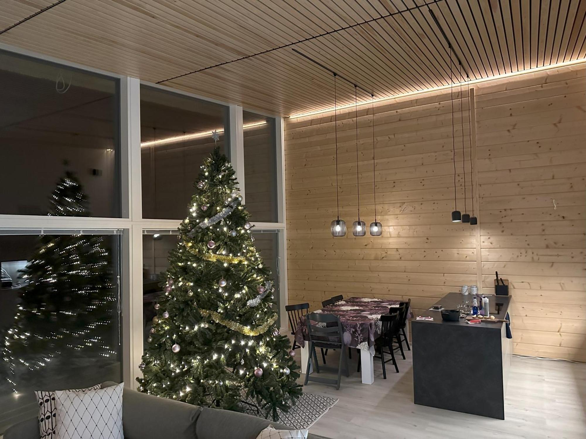 Lakeside Lodge Norvis โรวานิเอมิ ภายนอก รูปภาพ